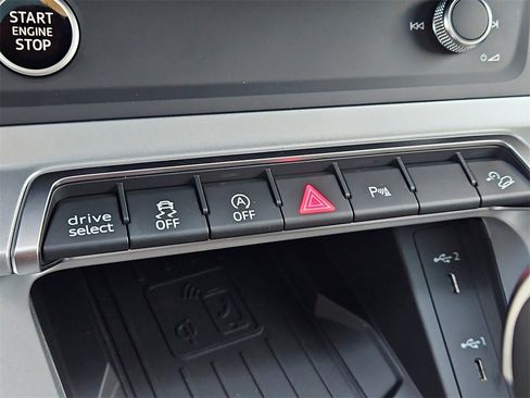 New 2025 Audi Q3 2.0T Premium image 10