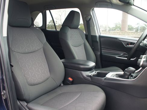 Used 2023 Toyota RAV4 XLE image 21