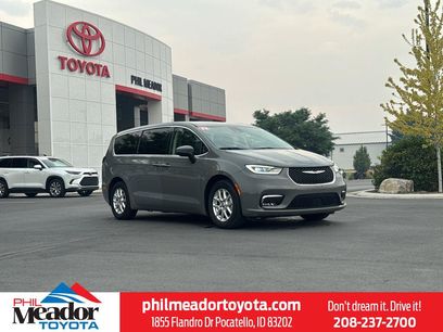 Used 2023 Chrysler Pacifica Touring-L