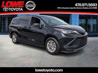 Used 2025 Toyota Sienna LE