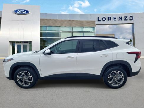 Used 2025 Chevrolet Trax LT w/ Driver Confidence Package FWD image 8