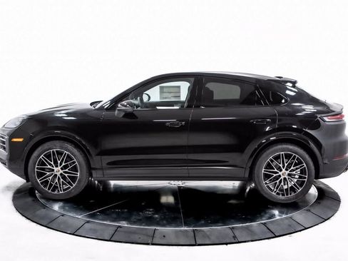 Certified 2025 Porsche Cayenne Coupe image 2