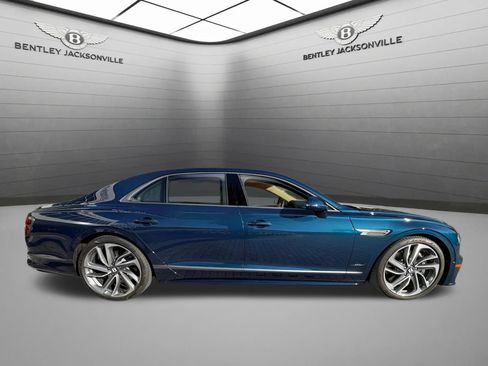 Used 2025 Bentley Flying Spur Plug-In Hybrid AWD/4WD image 8