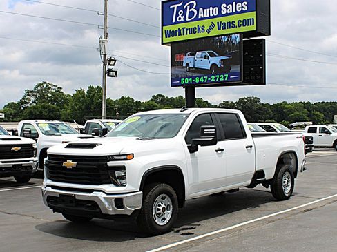 Used 2025 Chevrolet Silverado 2500 W/T w/ WT Convenience Package AWD/4WD image 3