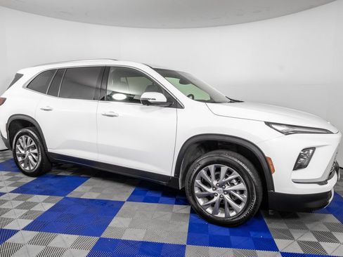 Used 2026 Buick Enclave Preferred FWD image 3