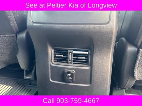 Used 2017 Nissan Titan SL AWD/4WD image 12