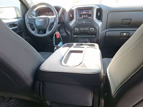 Used 2020 Chevrolet Silverado 1500 Custom w/ Custom Value Package image 31