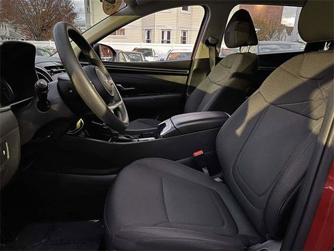 Used 2023 Hyundai Tucson SE image 15