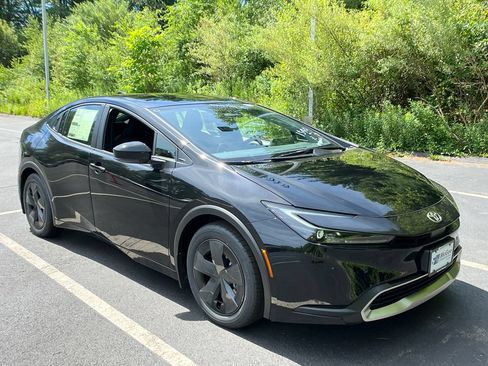 New 2026 Toyota Prius Plug-In Hybrid FWD image 7