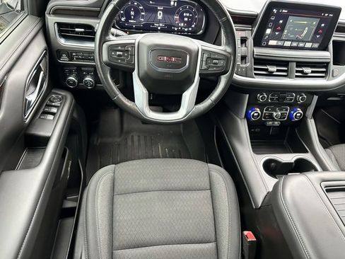 Used 2022 GMC Yukon XL SLE image 8