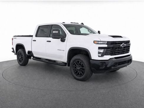 Used 2025 Chevrolet Silverado 2500 Custom w/ Custom Value Package AWD/4WD image 2