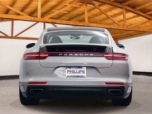 Used 2018 Porsche Panamera 4 AWD/4WD image 4