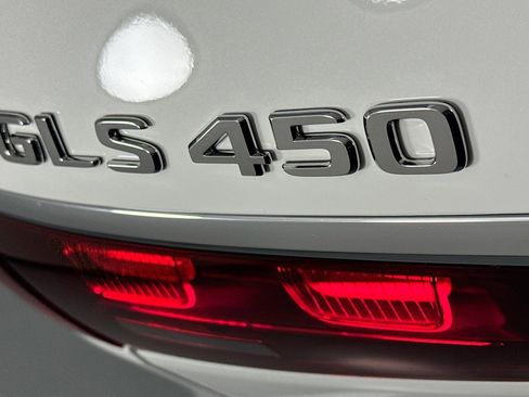 New 2026 Mercedes-Benz GLS 450 4MATIC image 9