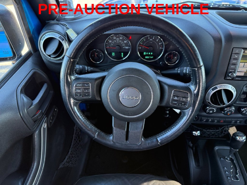 Used 2015 Jeep Wrangler Unlimited Sahara w/ Connectivity Group AWD/4WD image 14