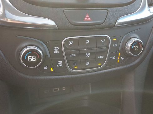 Used 2020 Chevrolet Equinox LT w/ Midnight Edition image 18