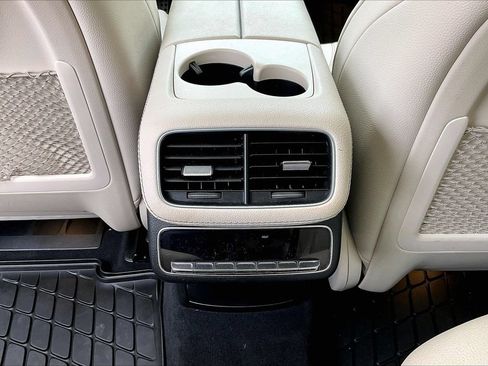 Used 2022 Mercedes-Benz GLS 450 4MATIC image 17