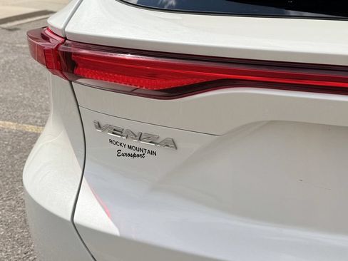 Used 2021 Toyota Venza XLE w/ Softex Package AWD/4WD image 5
