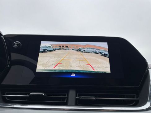 Used 2025 Chevrolet Trax LT image 22