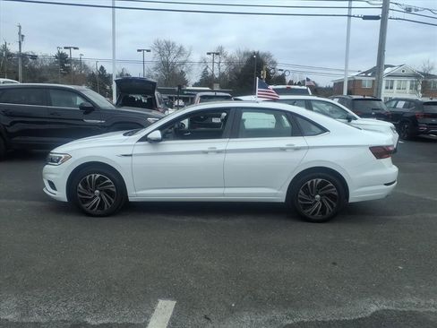 Used 2019 Volkswagen Jetta SEL Premium image 6