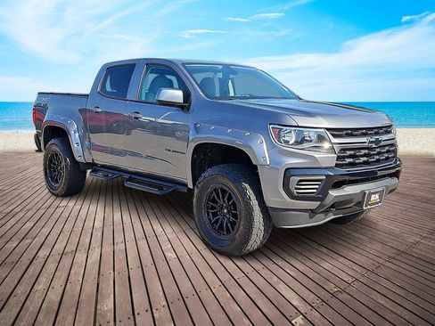 Used 2022 Chevrolet Colorado LT AWD/4WD image 3