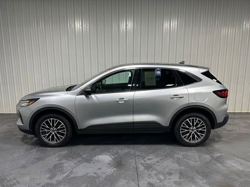 Used 2023 Ford Escape Active w/ Tech Pack #1 AWD/4WD image 4
