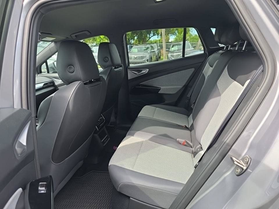Used 2025 Volkswagen ID.4 Pro AWD/4WD image 18