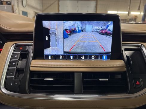 Used 2021 Chevrolet Tahoe Premier w/ Premium Package image 27