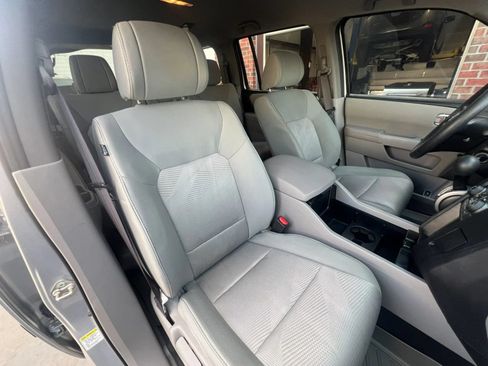 Used 2015 Honda Pilot LX image 41