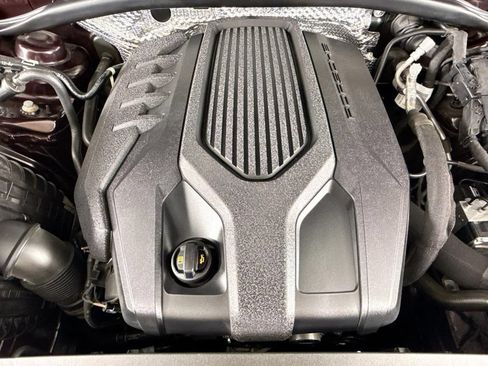 Used 2024 Porsche Macan AWD/4WD image 32