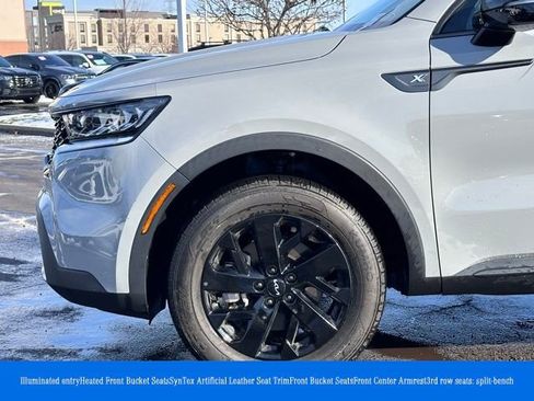 Used 2023 Kia Sorento S image 7