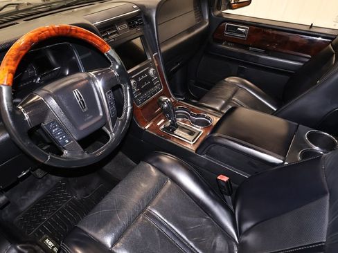 Used 2017 Lincoln Navigator L Select AWD/4WD image 35