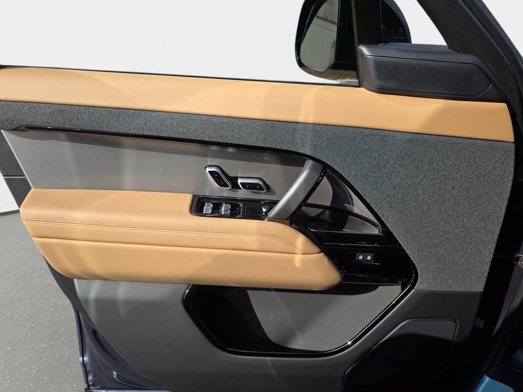 New 2026 Land Rover Range Rover Sport SE AWD/4WD image 19