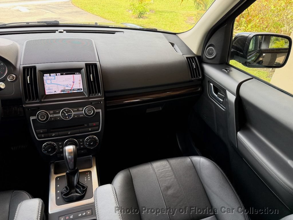 Used 2014 Land Rover LR2 AWD/4WD image 12