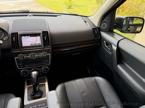 Used 2014 Land Rover LR2 AWD/4WD image 12