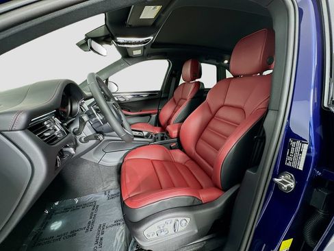 Certified 2026 Porsche Macan Turbo AWD/4WD image 5