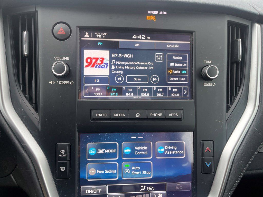 Used 2025 Subaru Outback AWD/4WD image 17