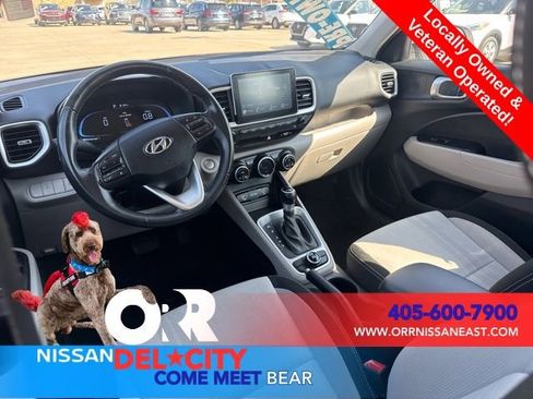 Used 2025 Hyundai Venue SEL FWD image 12