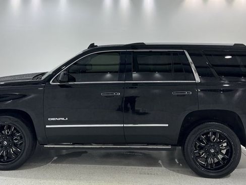 Used 2018 GMC Yukon Denali w/ Denali Ultimate Package image 2