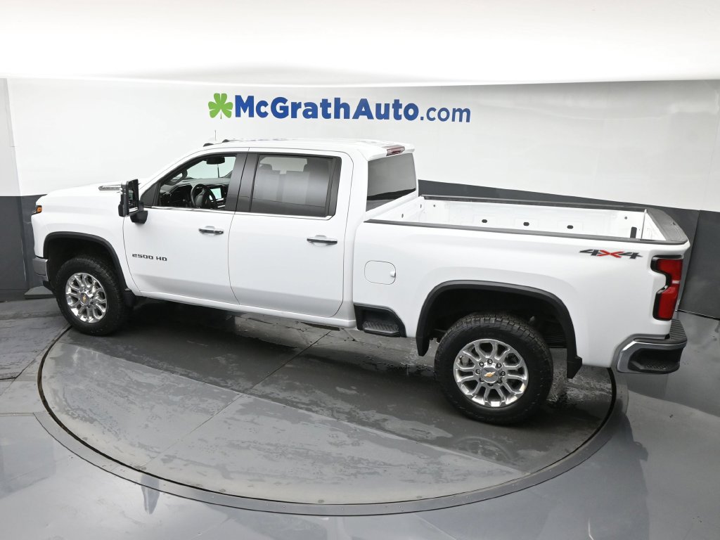 Used 2025 Chevrolet Silverado 2500 LTZ AWD/4WD image 24