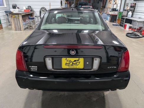 Used 2005 Cadillac De Ville DTS w/ Equipment Group image 6