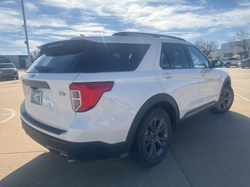 Used 2023 Ford Explorer XLT w/ Equipment Group 202A image 3