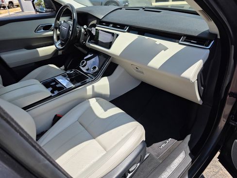 Used 2018 Land Rover Range Rover Velar S AWD/4WD image 8