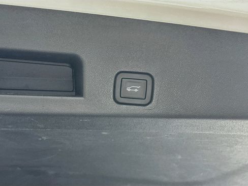 Used 2025 GMC Acadia Elevation FWD image 31