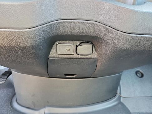 Used 2025 Mercedes-Benz Sprinter 2500 image 21