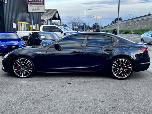 Used 2022 Maserati Ghibli Trofeo image 8