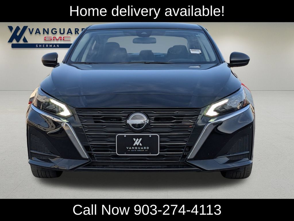 Used 2025 Nissan Altima 2.5 SV FWD image 2