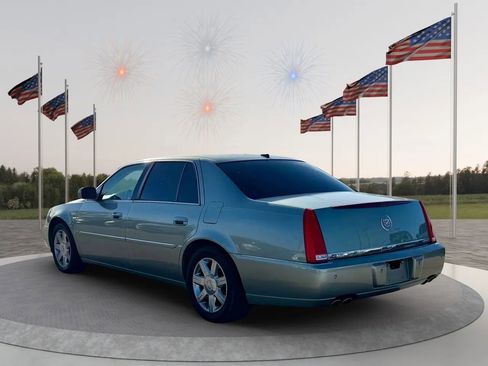 Used 2007 Cadillac DTS Luxury I w/ Trunk Convenience Package image 5