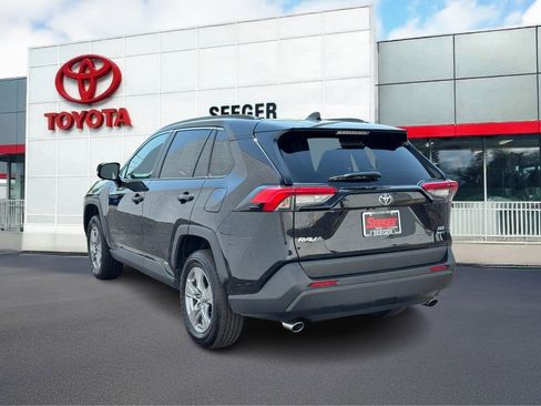 Used 2025 Toyota RAV4 XLE image 4