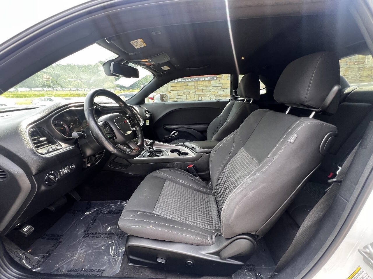 Used 2019 Dodge Challenger SXT w/ Blacktop Package RWD image 15