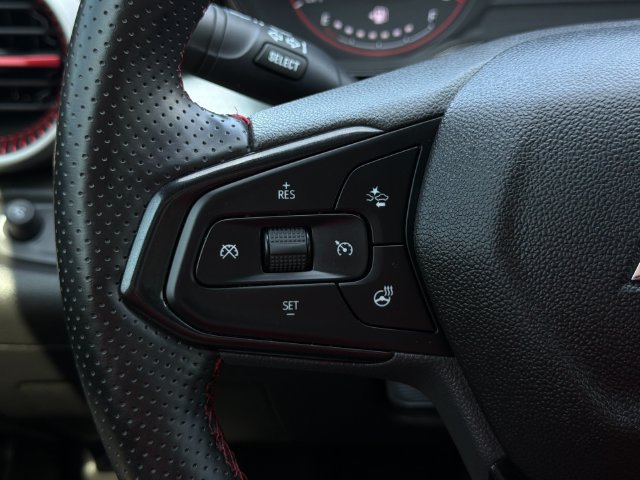 Used 2024 Chevrolet Trax RS FWD image 23